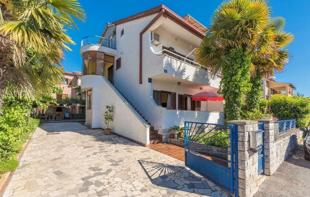 Apartments Nusha Porec 3*,